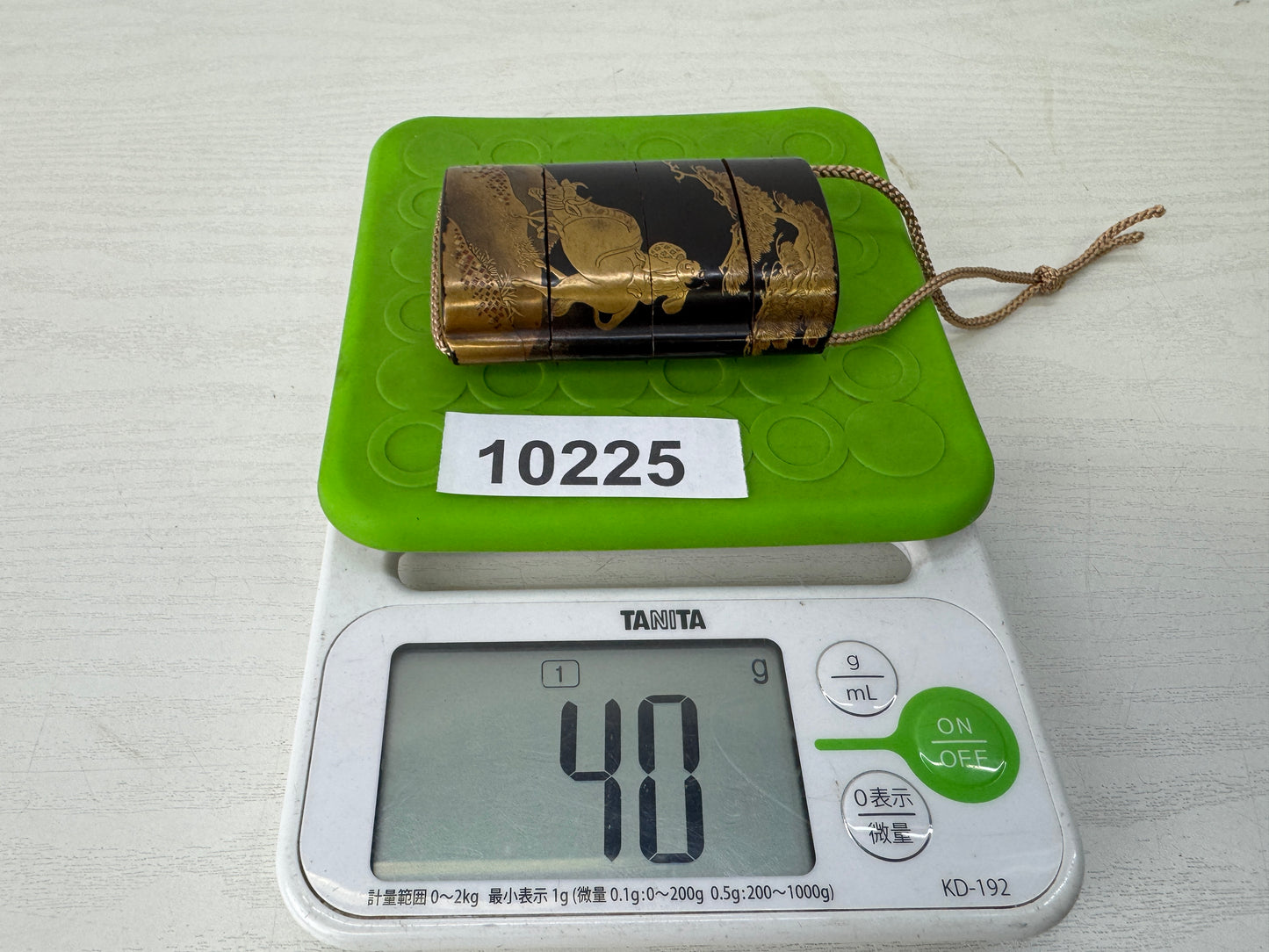 Y10225 INROU Makie Pill Box netsuke Japan antique traditional kimono accessory