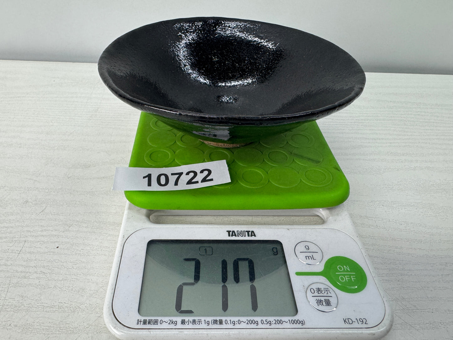 Y10722 CHAWAN Raku-ware Black flat bowl signed Japan antique tea ceremony cup