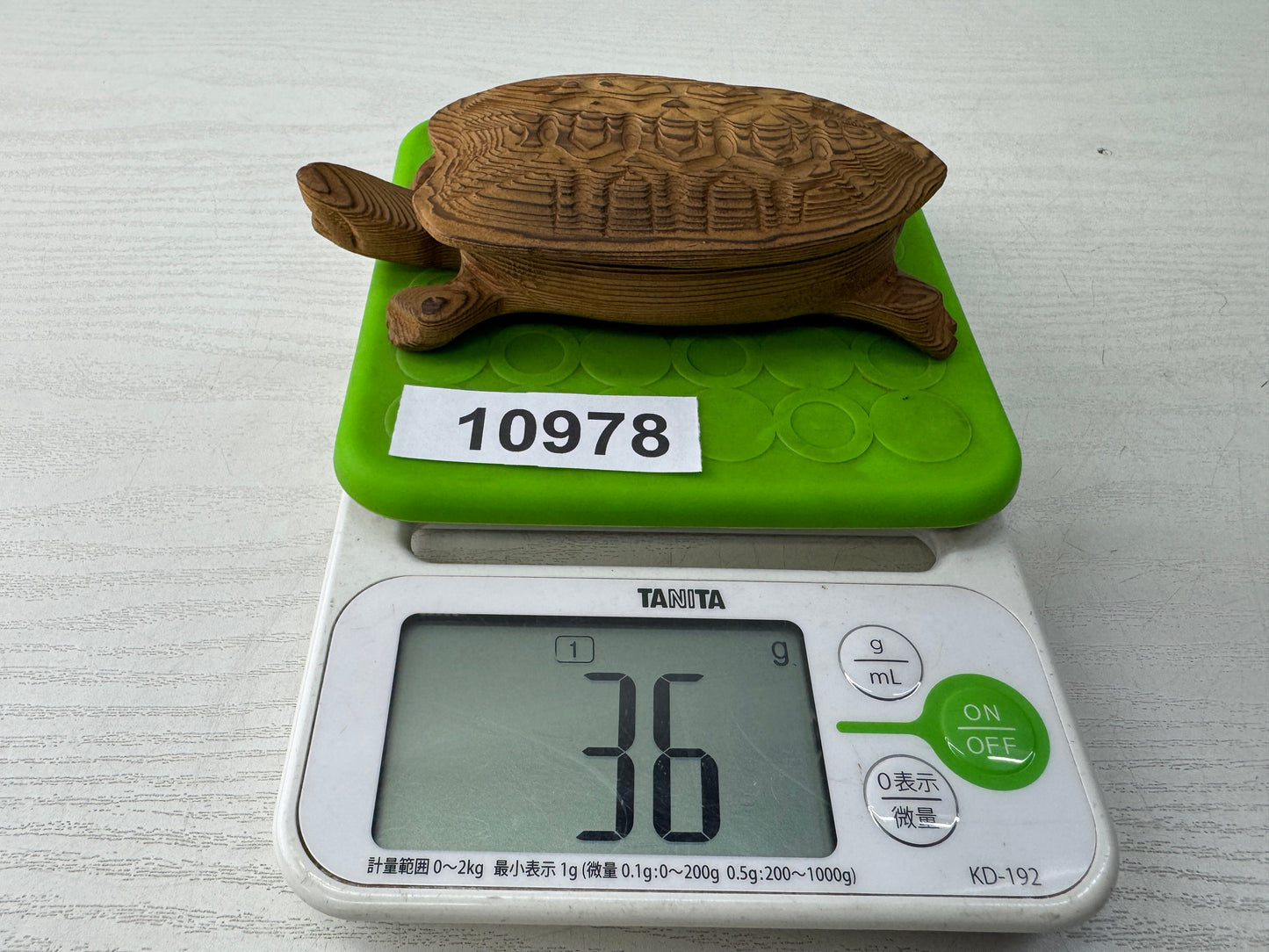 Y10978 BOX cedar wood carving Turtle accessory trinket container Japan antique