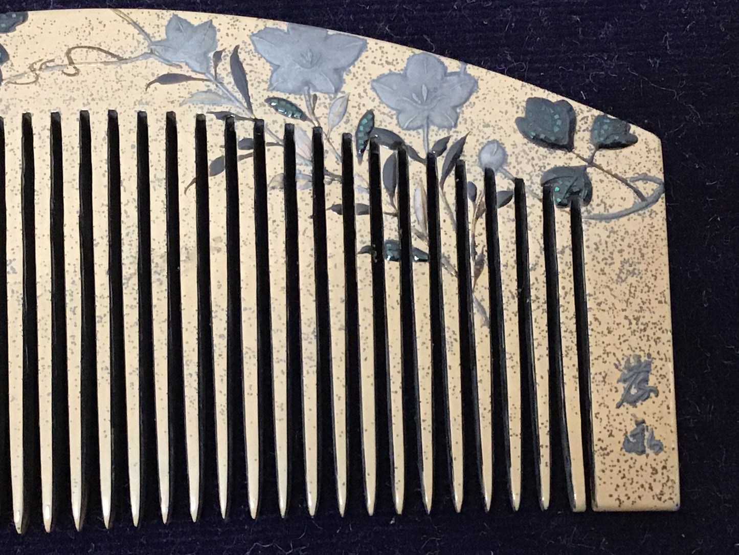 Y2774 KOUGAI Hair dressing tools set Makie lacquer box signed Japan kimono