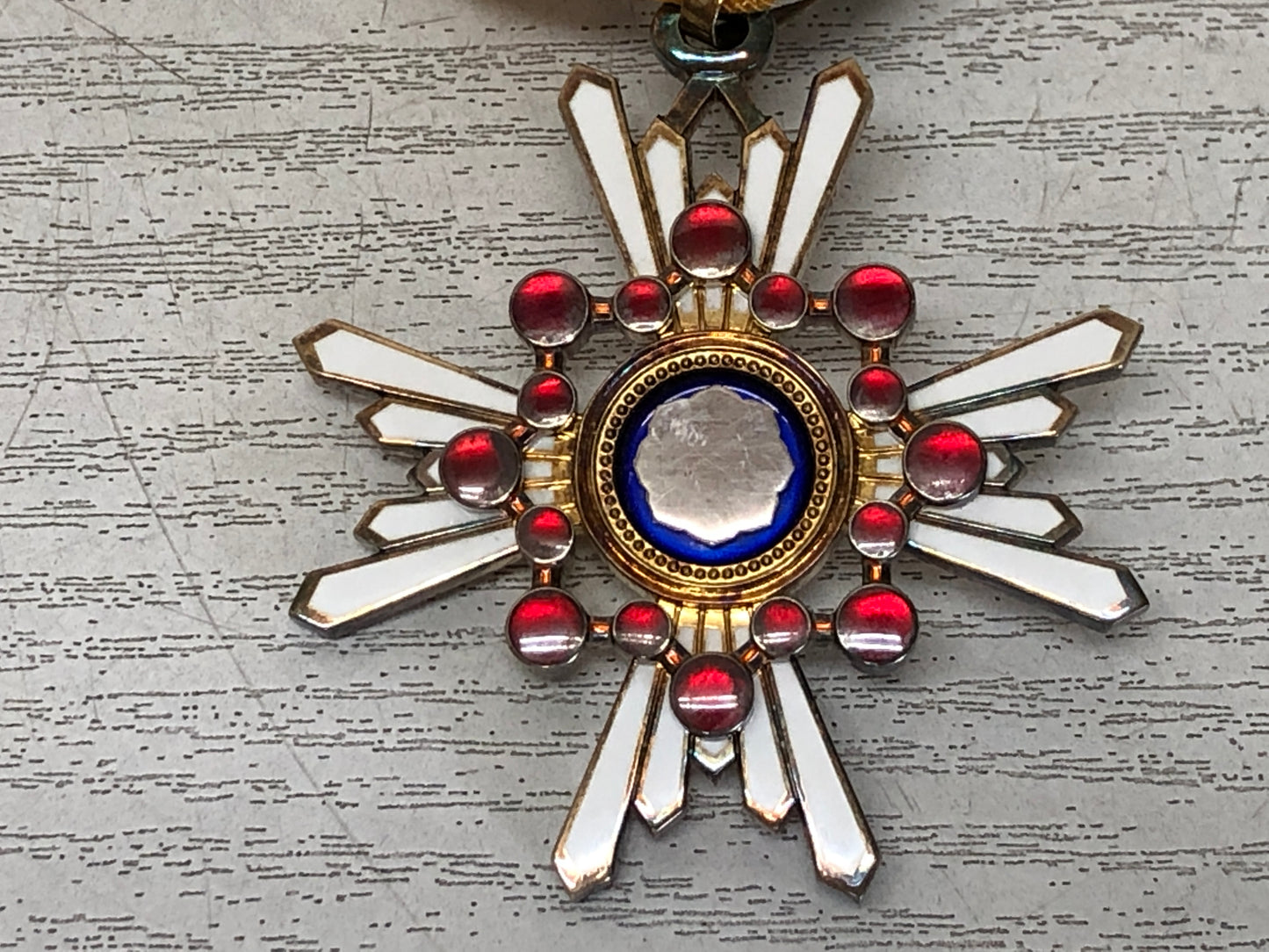 Y3227 KUNSHO Order of the Sacred Treasure 3rd prize box Japanese military medal