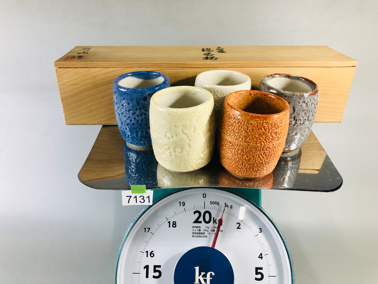 Y7131 YUNOMI Shino-ware teacup different colors set signed box Japan antique