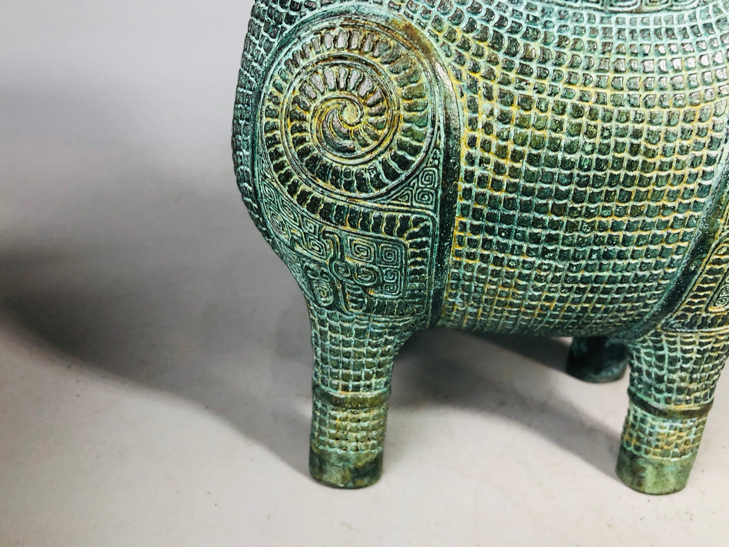 Y7139 VESSEL Chinese copperware twin sheep China antique vintage container pot