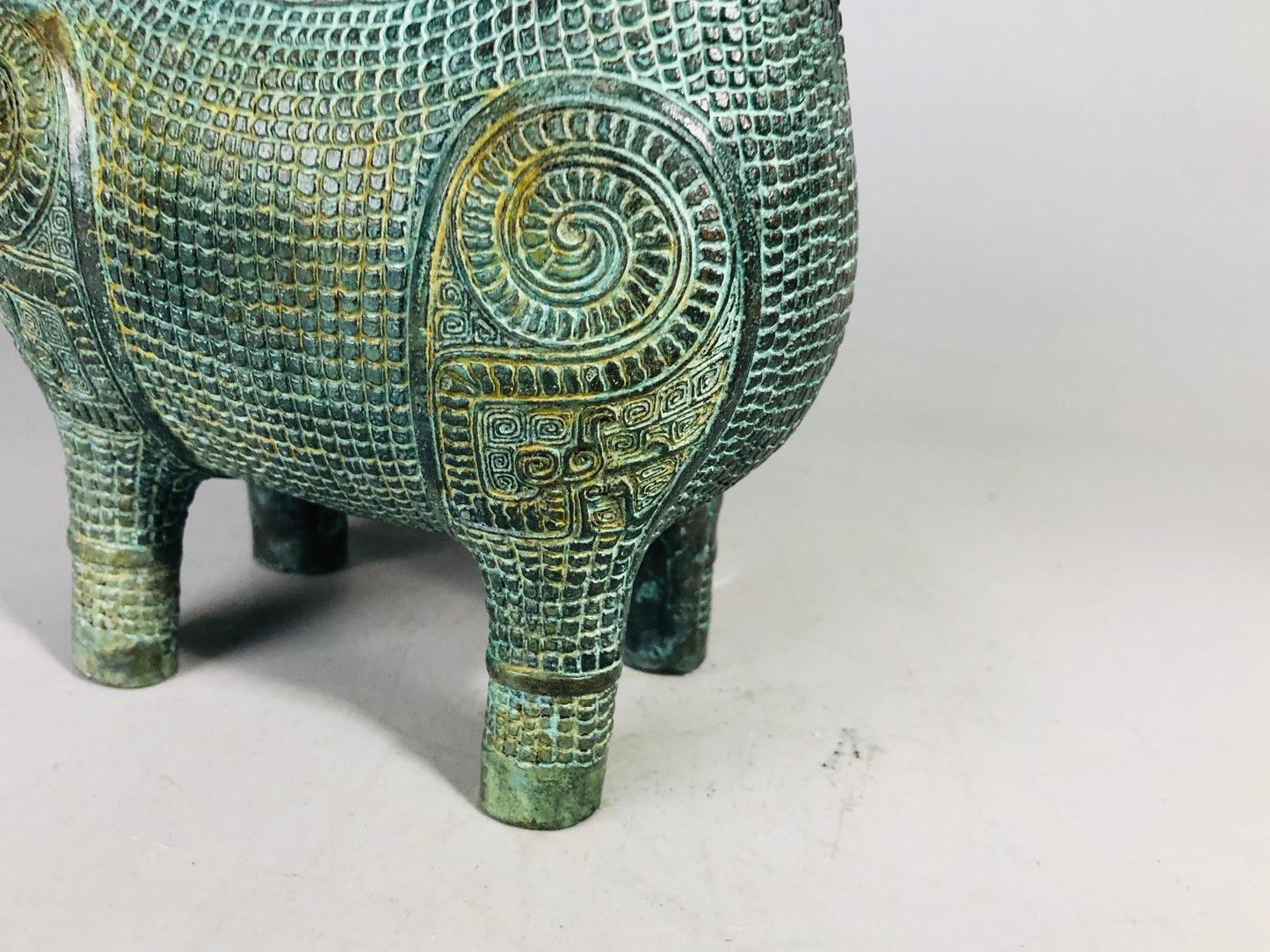 Y7139 VESSEL Chinese copperware twin sheep China antique vintage container pot