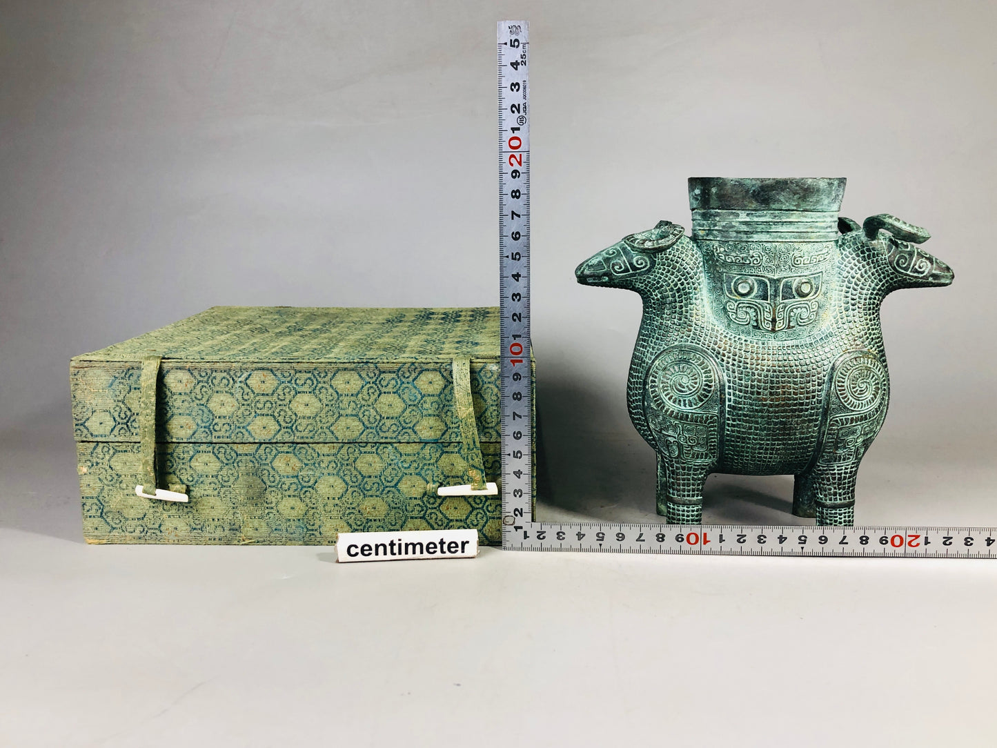 Y7139 VESSEL Chinese copperware twin sheep China antique vintage container pot