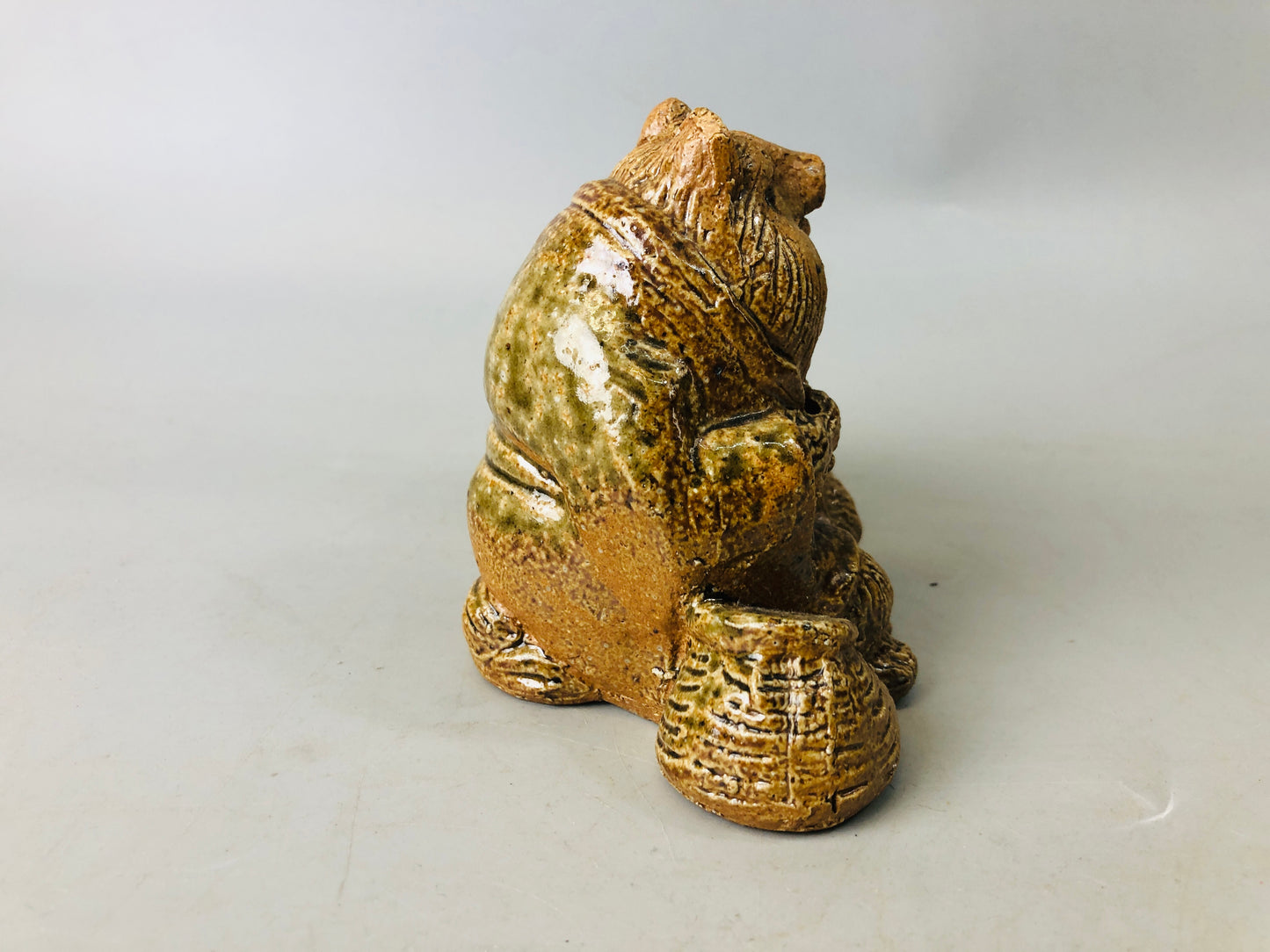 Y7186 OKIMONO Shigaraki-ware Raccoon dog pair figurine signed Japan antique