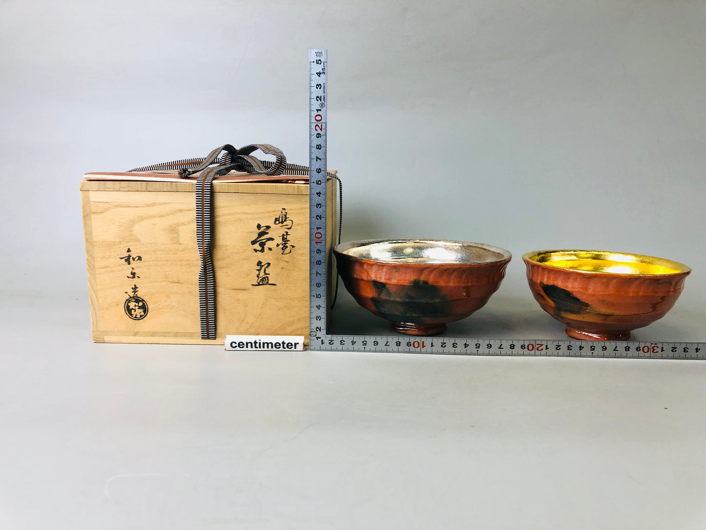Y7199 CHAWAN Raku-ware gold silver bowl signed box Japan antique tea ceremony