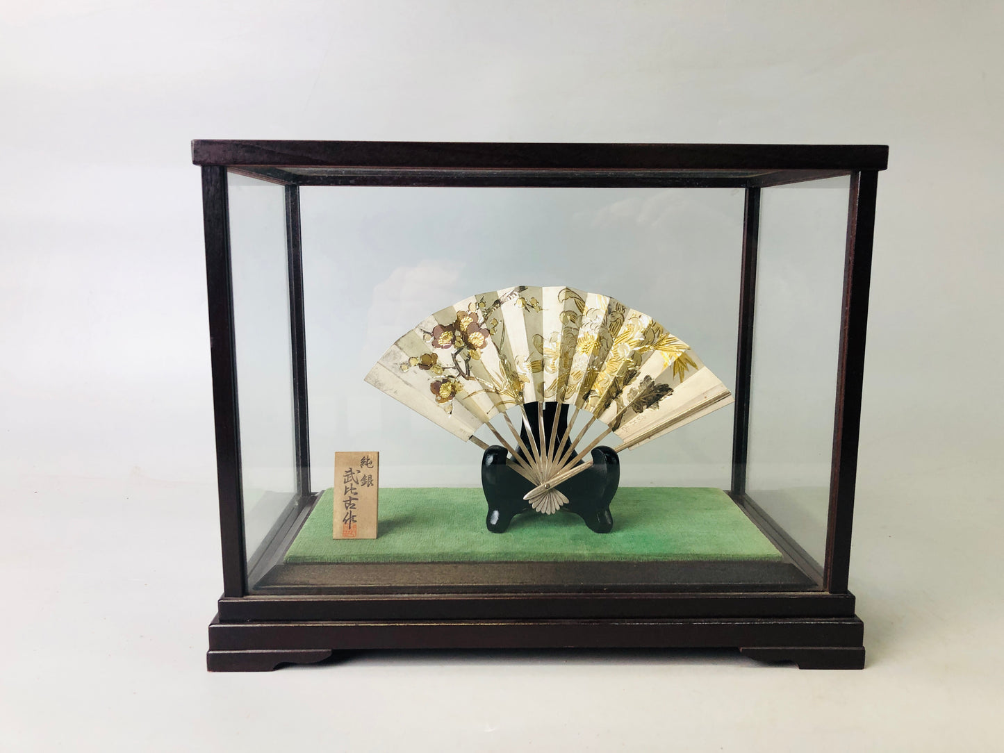 Y7206 OKIMONO Sterling silver Folding fan signed glass case Japan antique decor