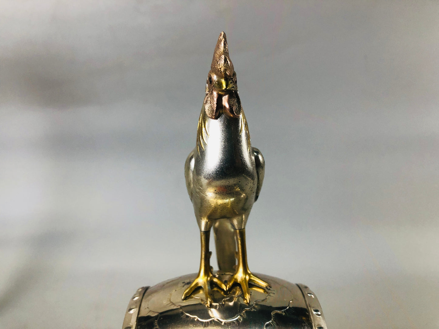 Y7221 OKIMONO Silver Drum Bird signed glass case box Japan antique interior