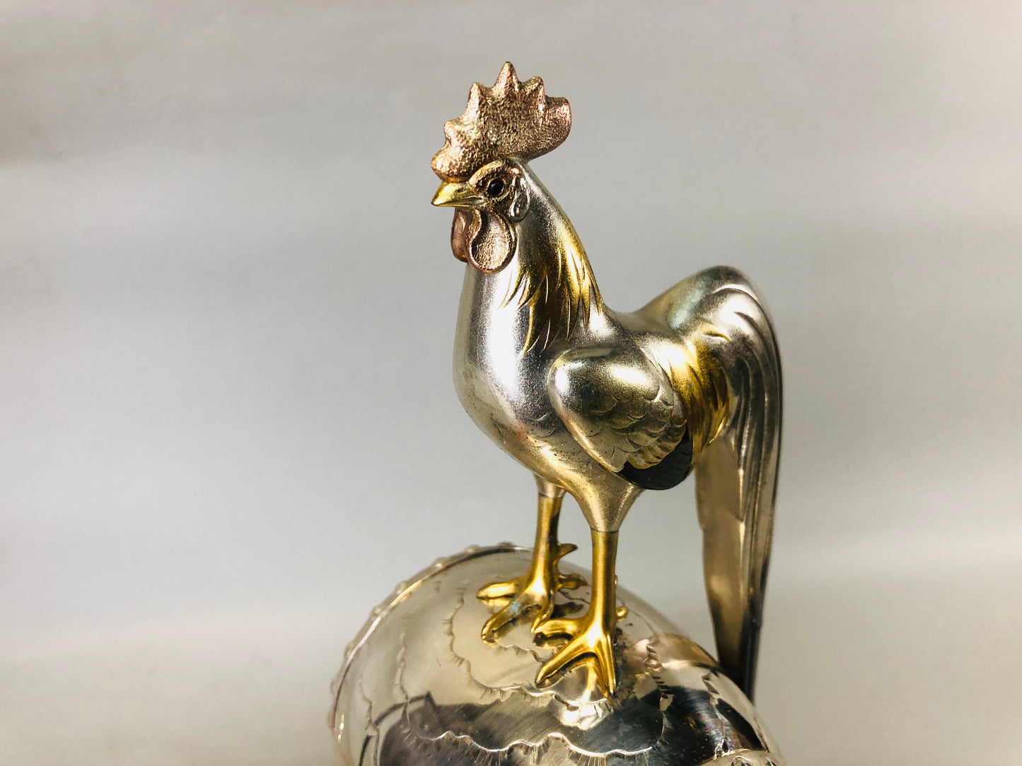 Y7221 OKIMONO Silver Drum Bird signed glass case box Japan antique interior