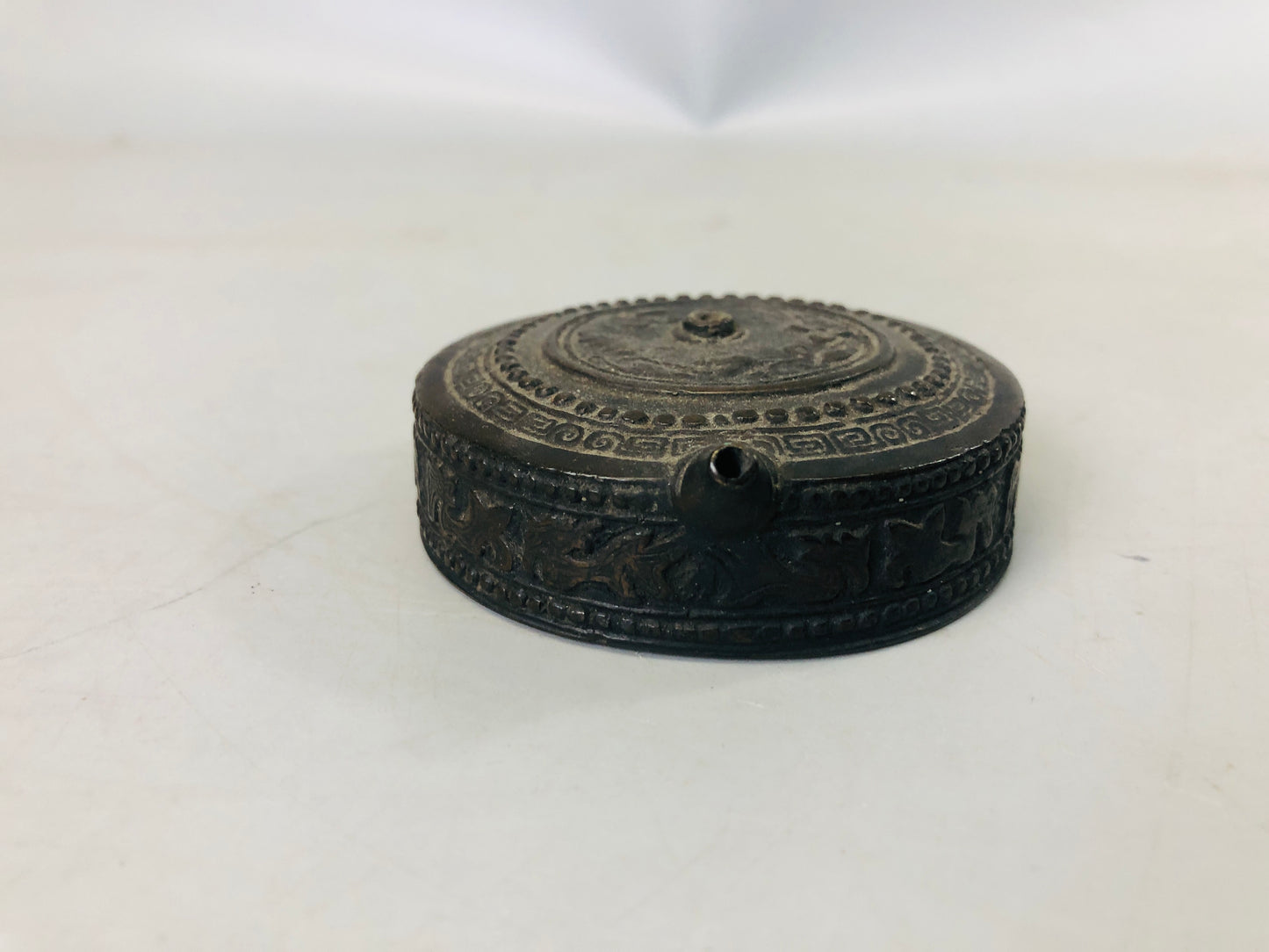 Y7239 SUITEKI Copper stationery suzuri water pot ancient pattern Japan antique