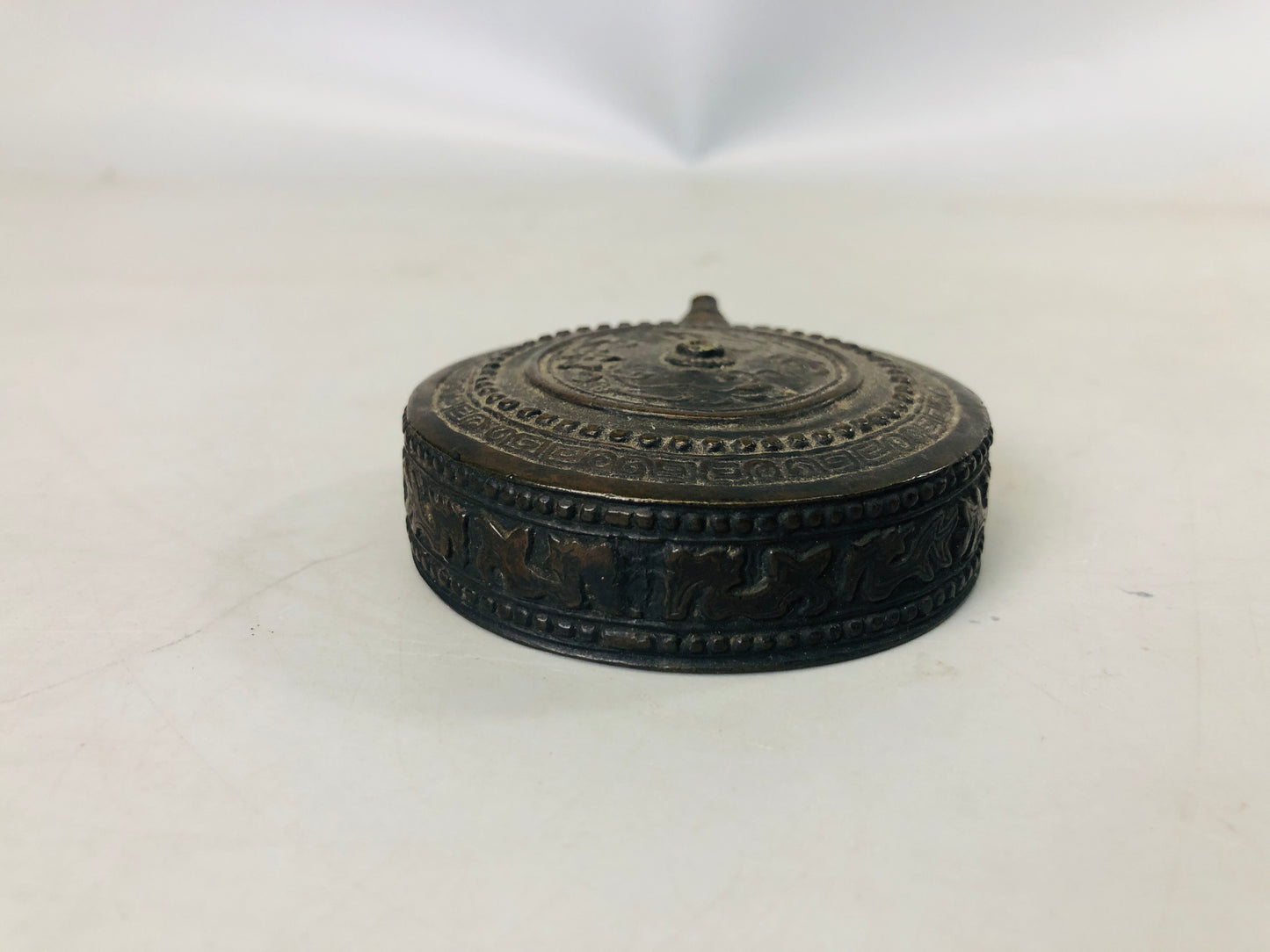 Y7239 SUITEKI Copper stationery suzuri water pot ancient pattern Japan antique