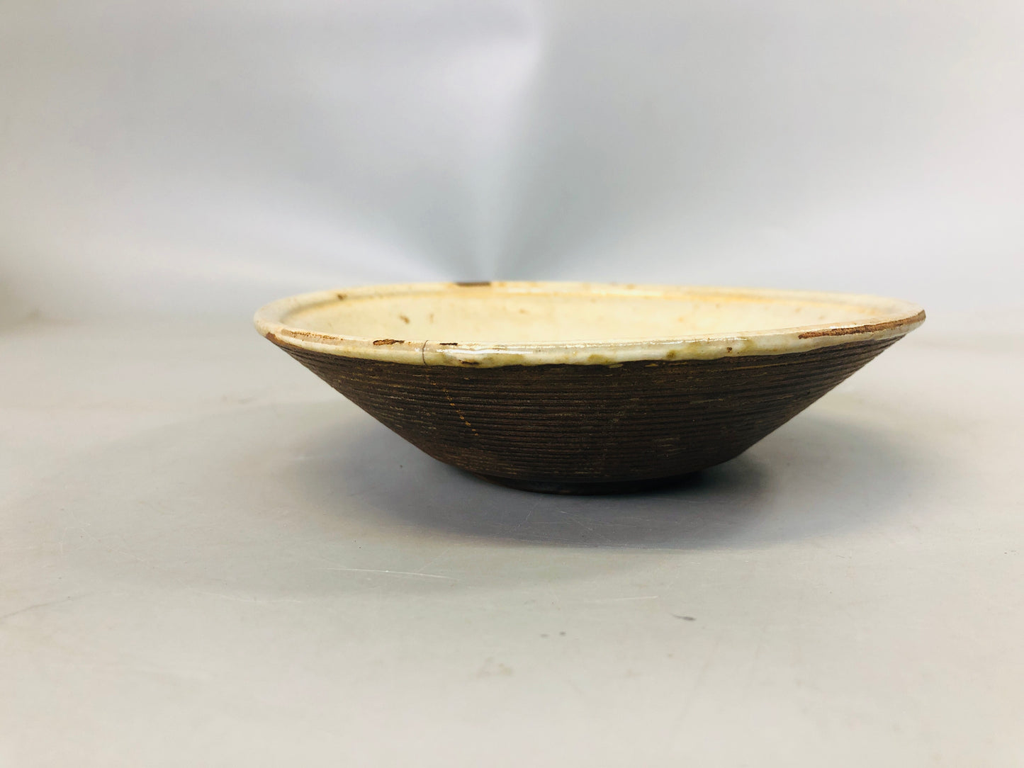 Y7242 CHAWAN Kosobe-ware flat bowl signed box Japan antique tea ceremony pottery