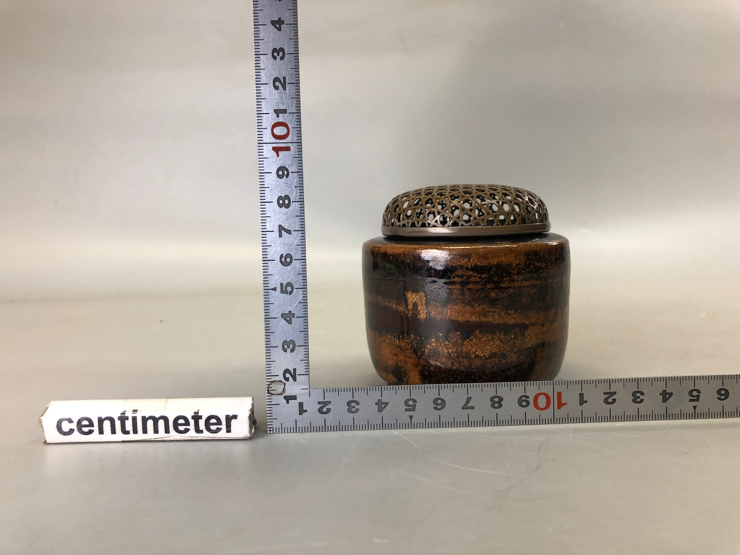 Y7356 KOURO Seto-ware silver cover signed Japan antique fragrance incense burner