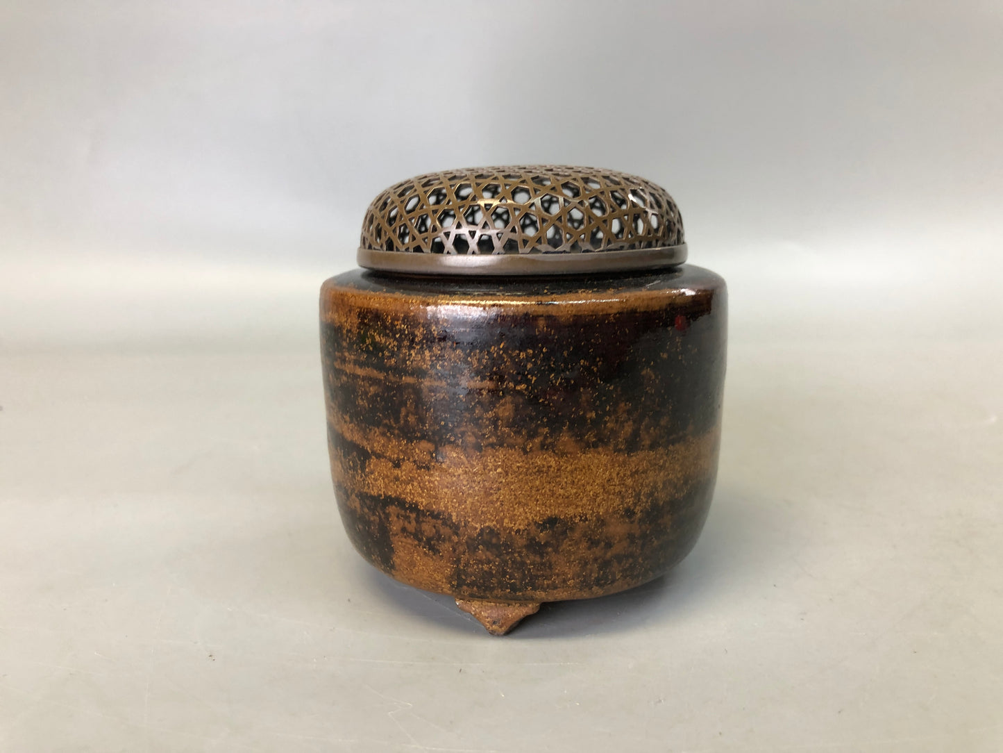 Y7356 KOURO Seto-ware silver cover signed Japan antique fragrance incense burner