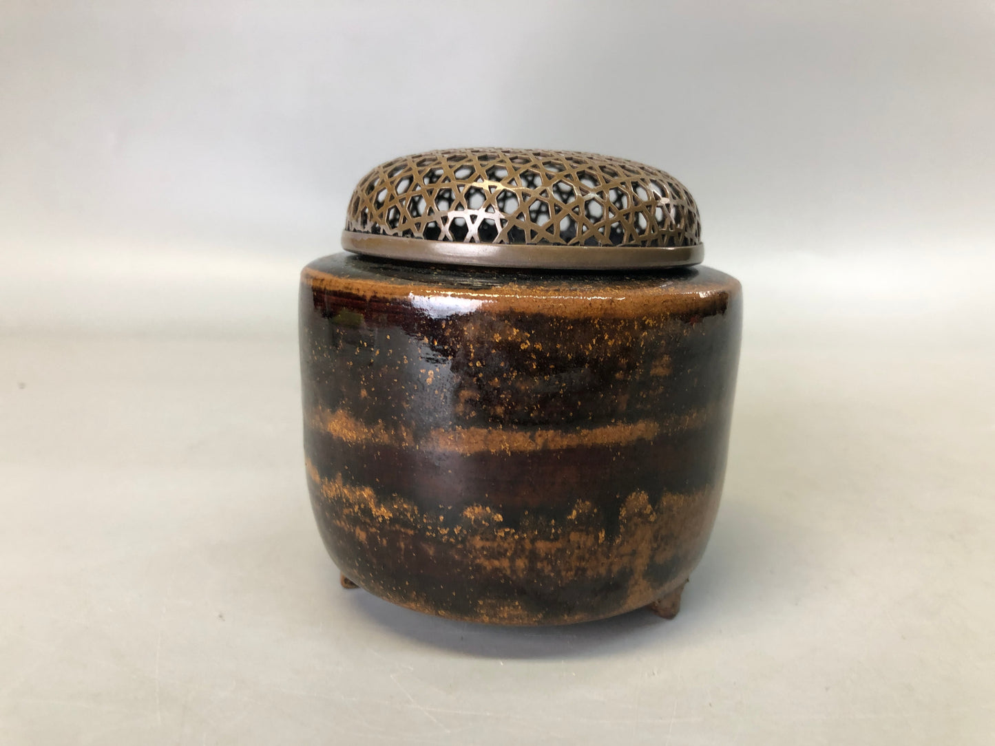 Y7356 KOURO Seto-ware silver cover signed Japan antique fragrance incense burner