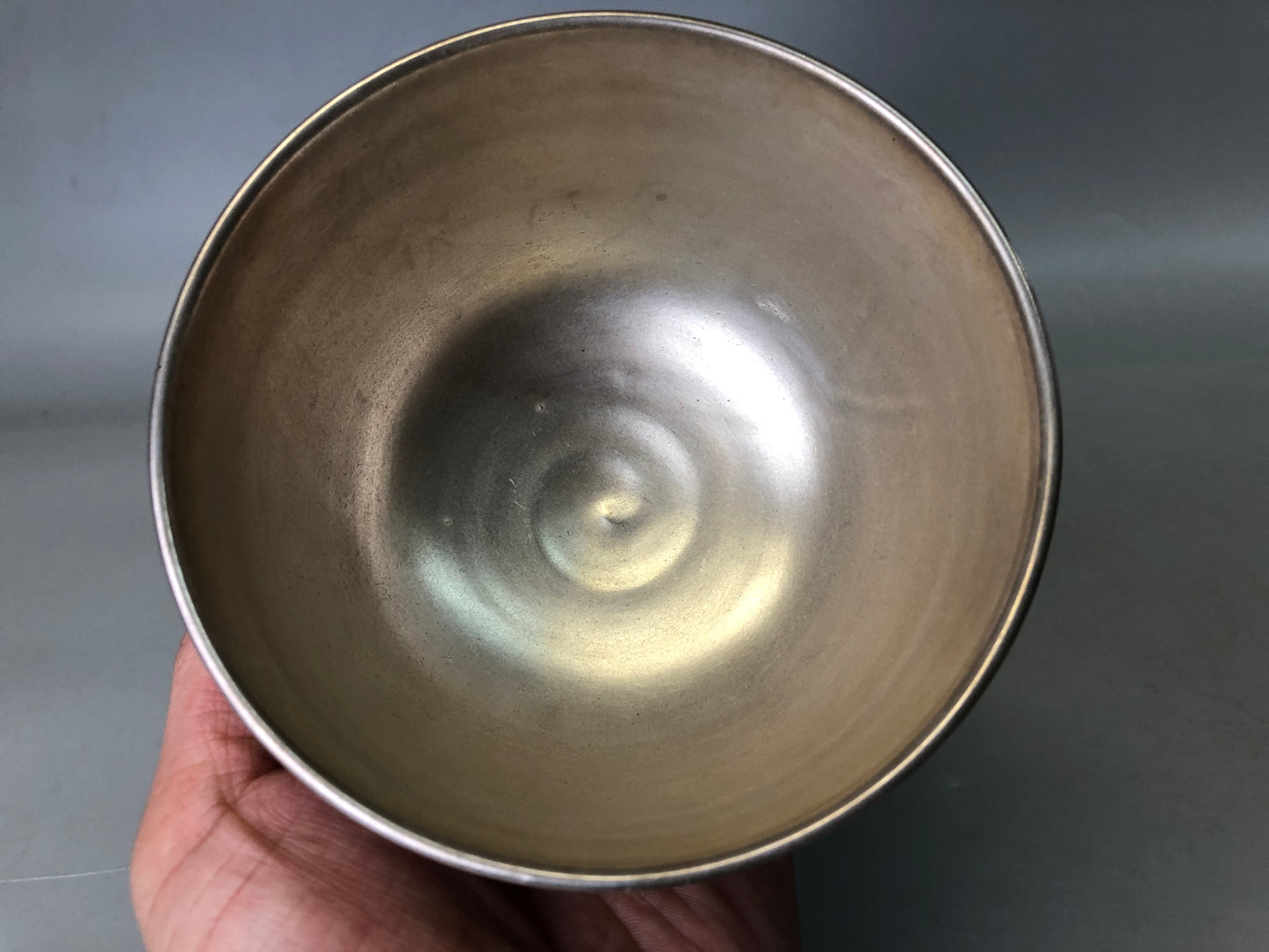 Y7360 CHAWAN Kyo-ware silver color bowl signed Japan antique tea ceremony cup