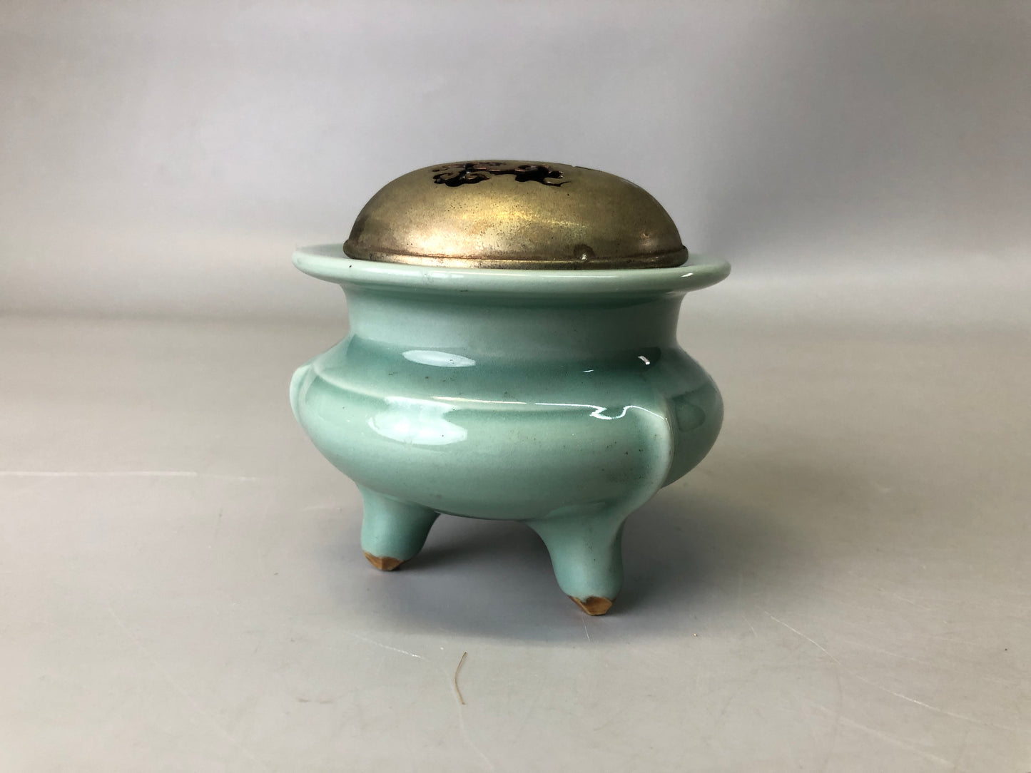 Y7361 KOURO Celadon signed cover Japan antique fragrance aroma incense burner