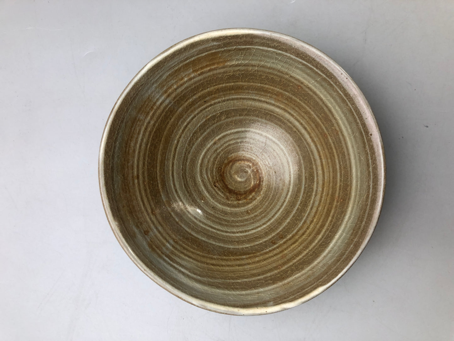 Y7385 CHAWAN Hakeme brushmark flat bowl signed Japan antique tea ceremony cup