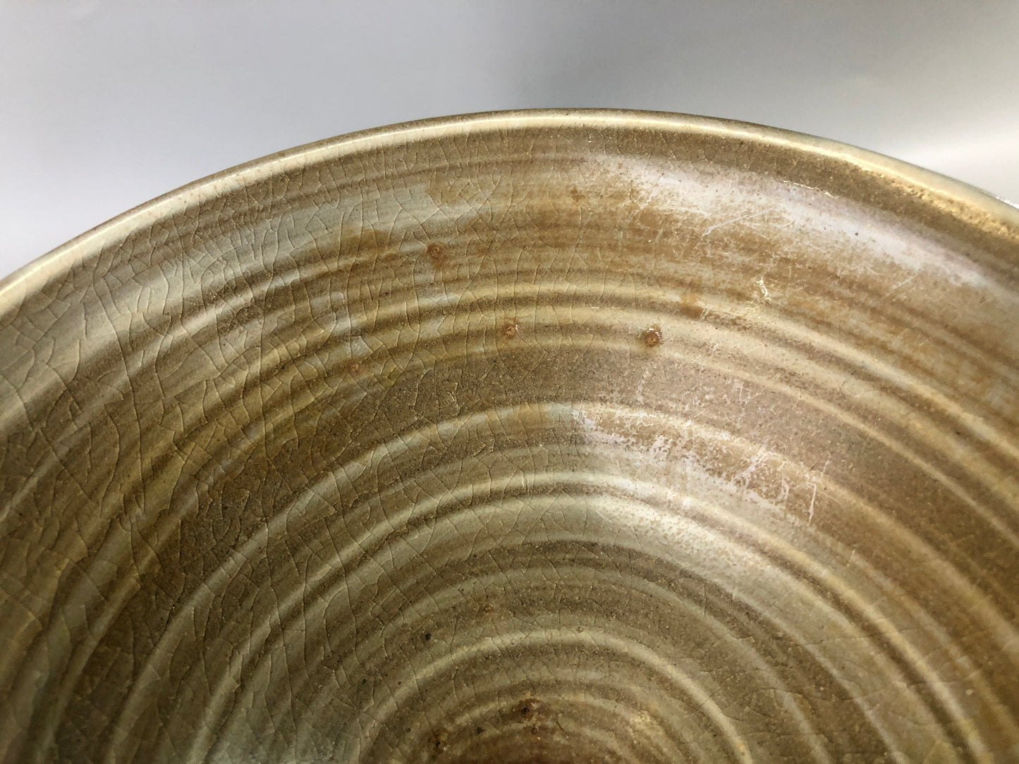 Y7385 CHAWAN Hakeme brushmark flat bowl signed Japan antique tea ceremony cup