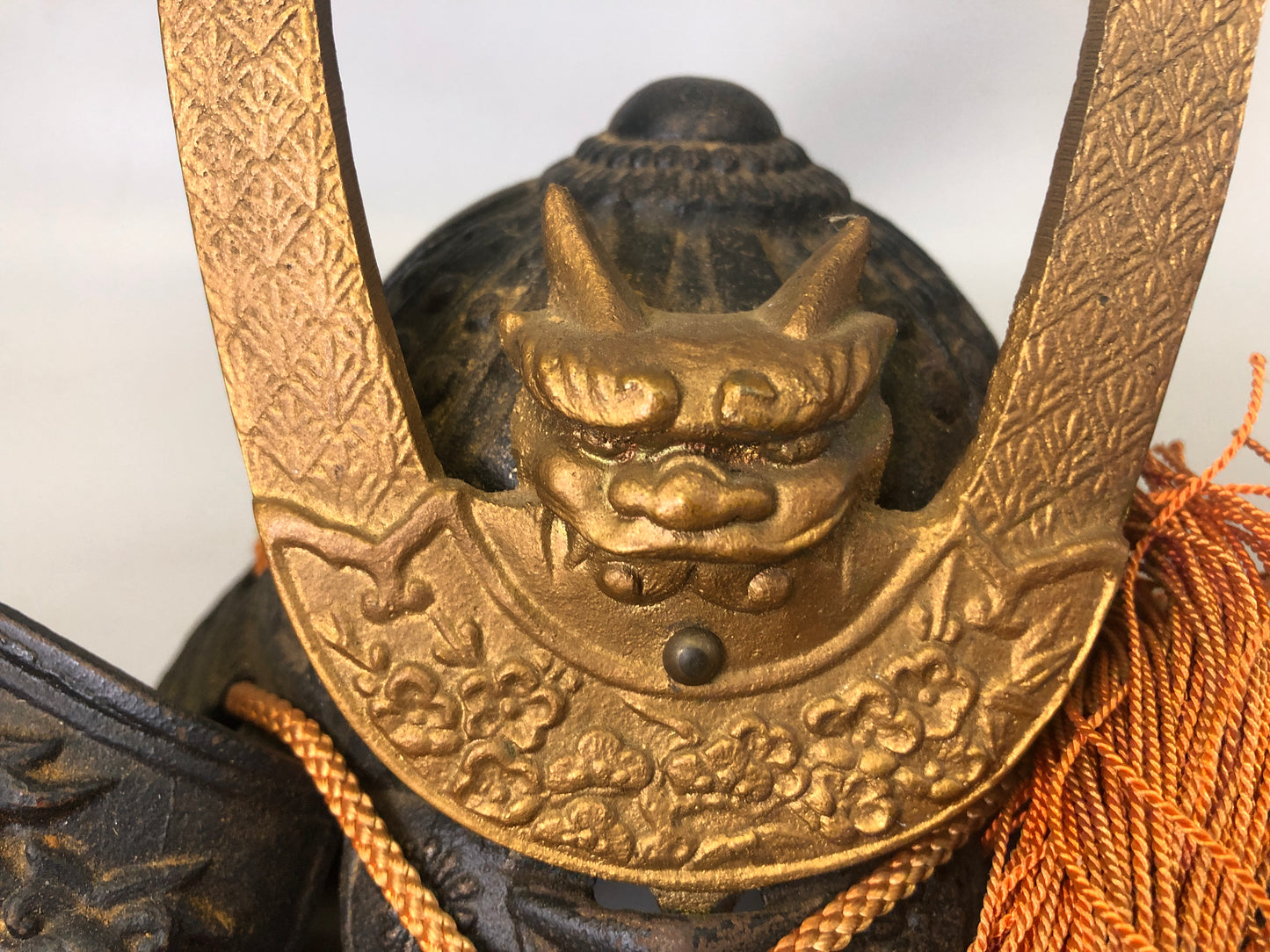 Y7441 OKIMONO metal Kabuto helmet figurine box cushion Japan antique interior
