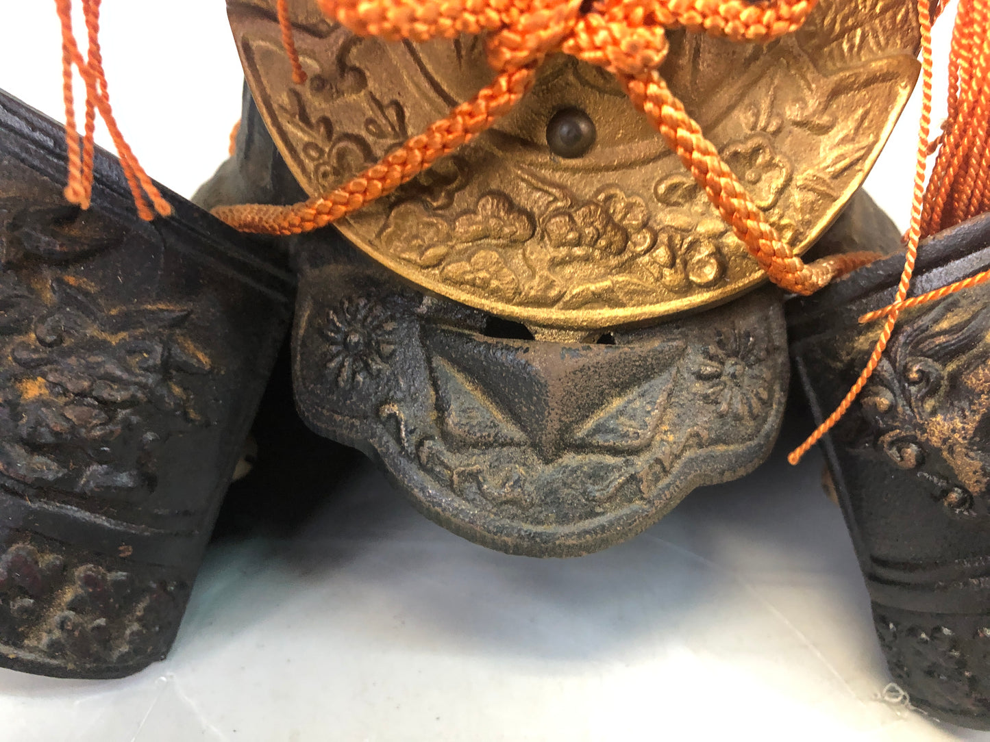 Y7441 OKIMONO metal Kabuto helmet figurine box cushion Japan antique interior