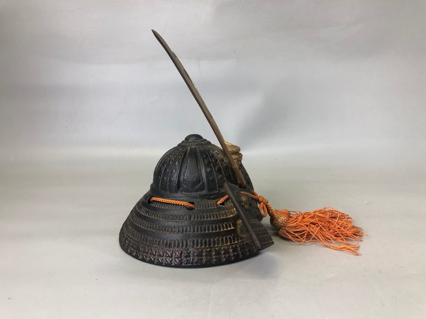 Y7441 OKIMONO metal Kabuto helmet figurine box cushion Japan antique interior