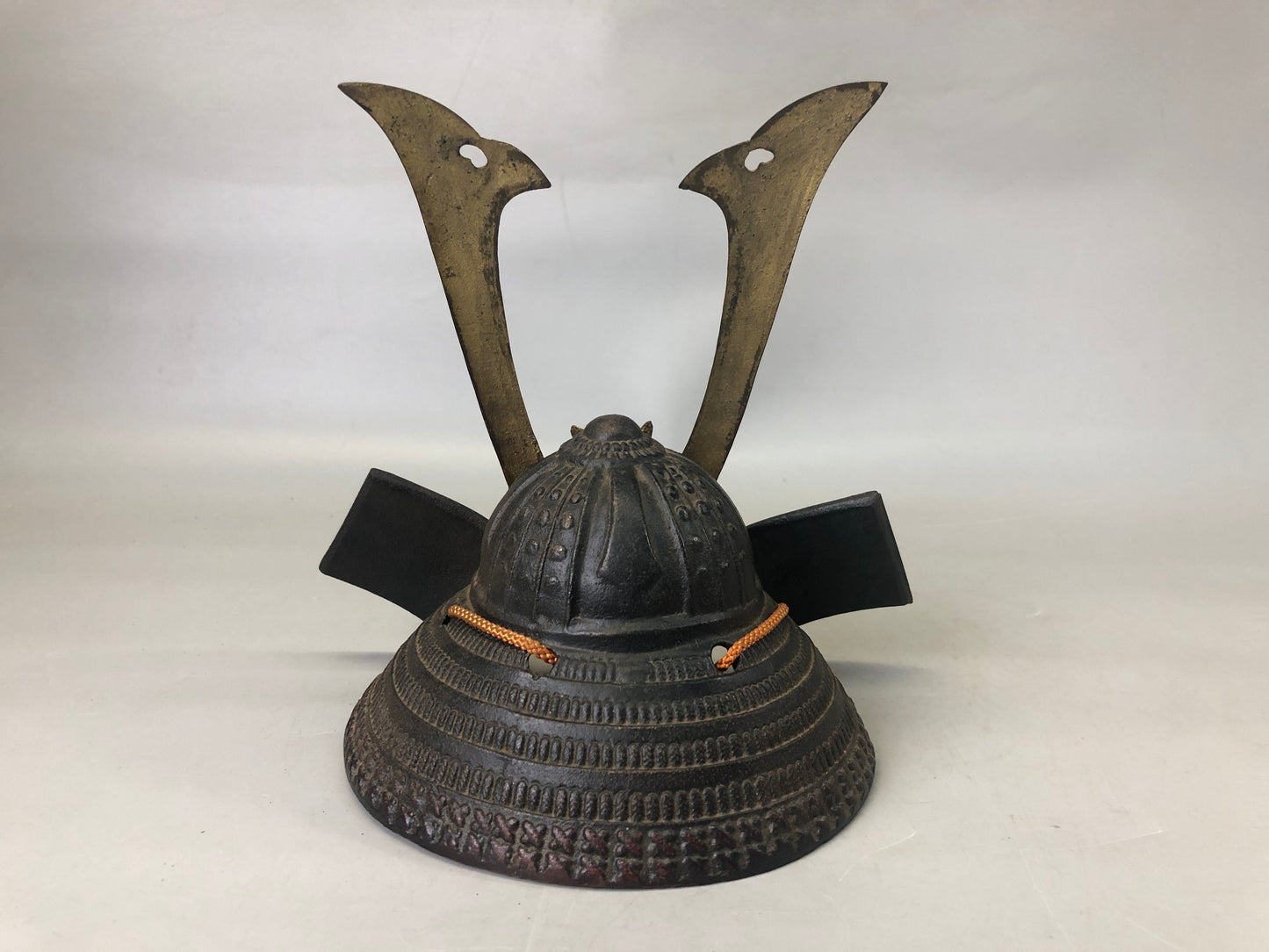 Y7441 OKIMONO metal Kabuto helmet figurine box cushion Japan antique interior
