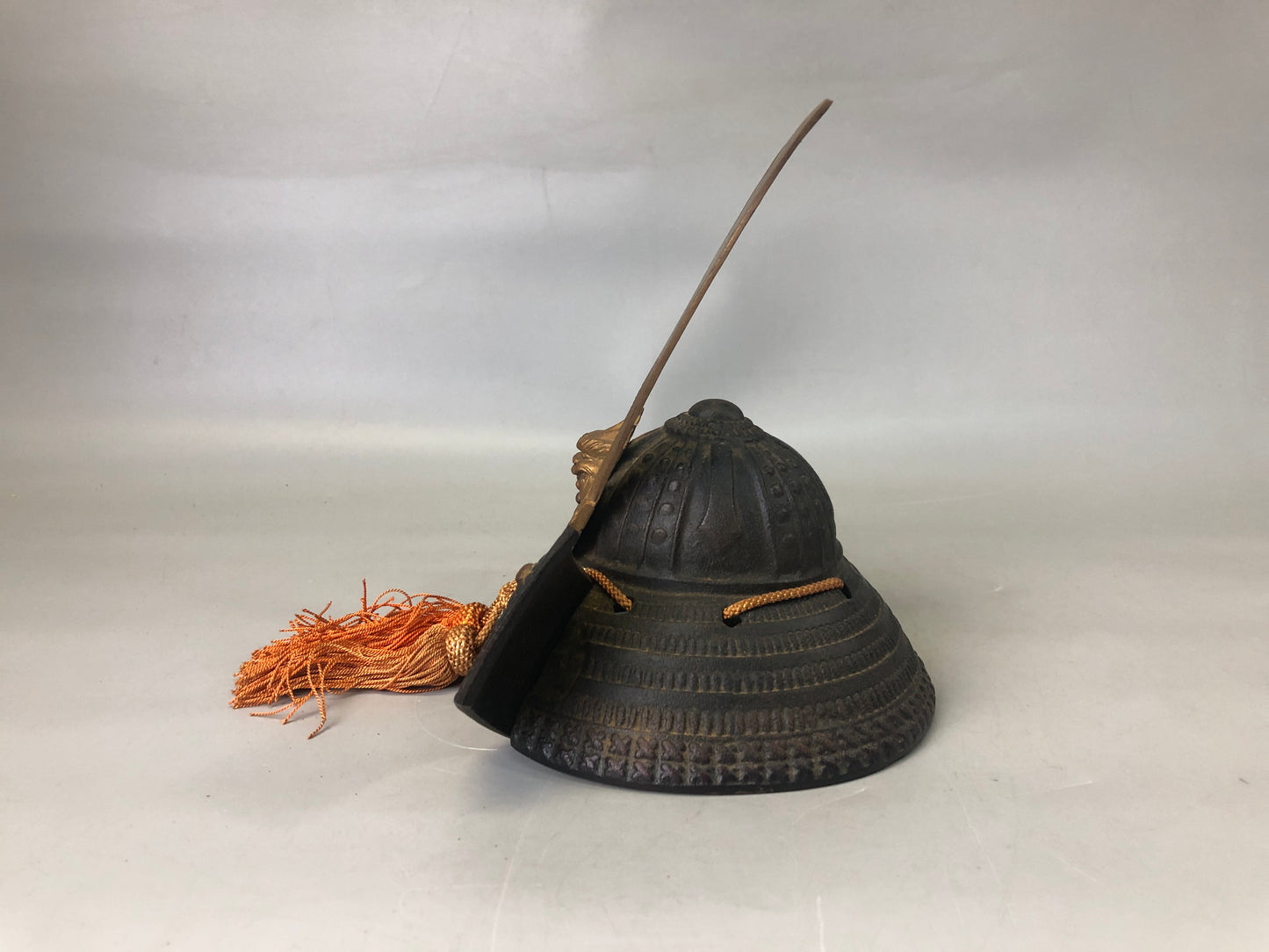 Y7441 OKIMONO metal Kabuto helmet figurine box cushion Japan antique interior