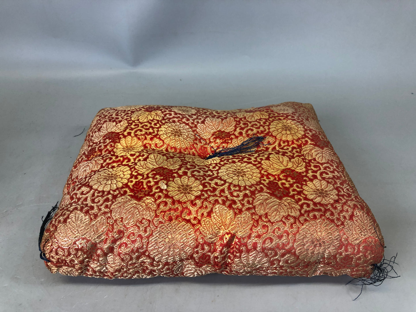 Y7441 OKIMONO metal Kabuto helmet figurine box cushion Japan antique interior