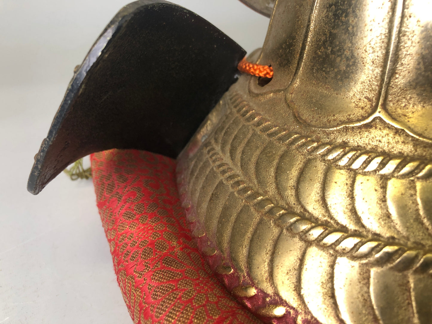 Y7451 OKIMONO metal Kabuto helmet figurine cushion armor Japan antique interior