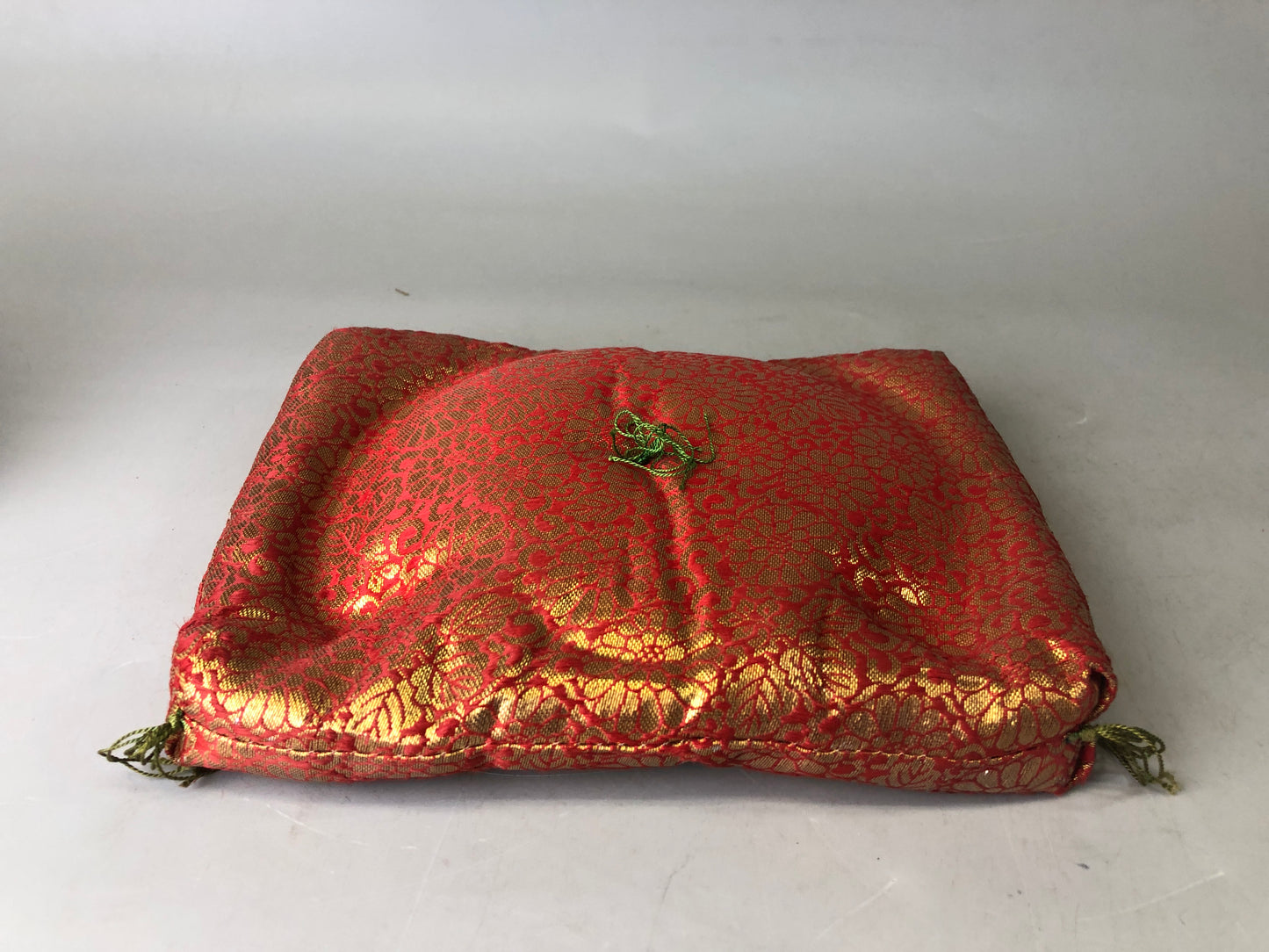 Y7451 OKIMONO metal Kabuto helmet figurine cushion armor Japan antique interior