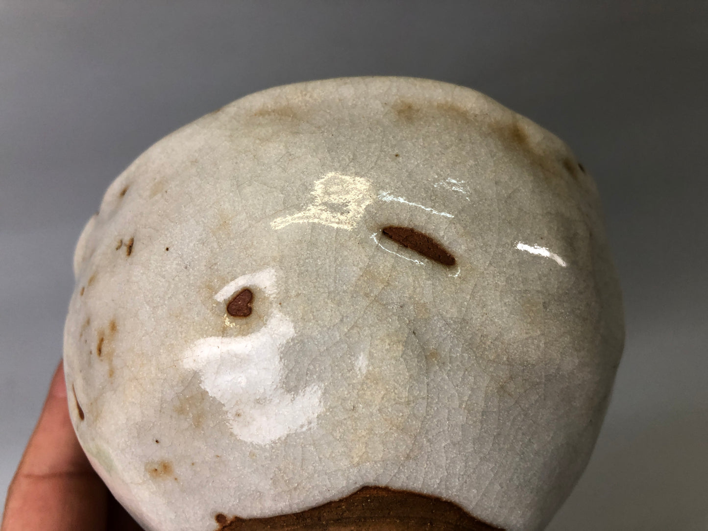 Y7465 CHAWAN Shino-ware bowl signed Japan antique tea ceremony pottery teacup