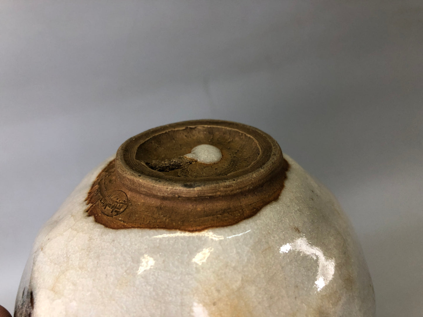 Y7465 CHAWAN Shino-ware bowl signed Japan antique tea ceremony pottery teacup