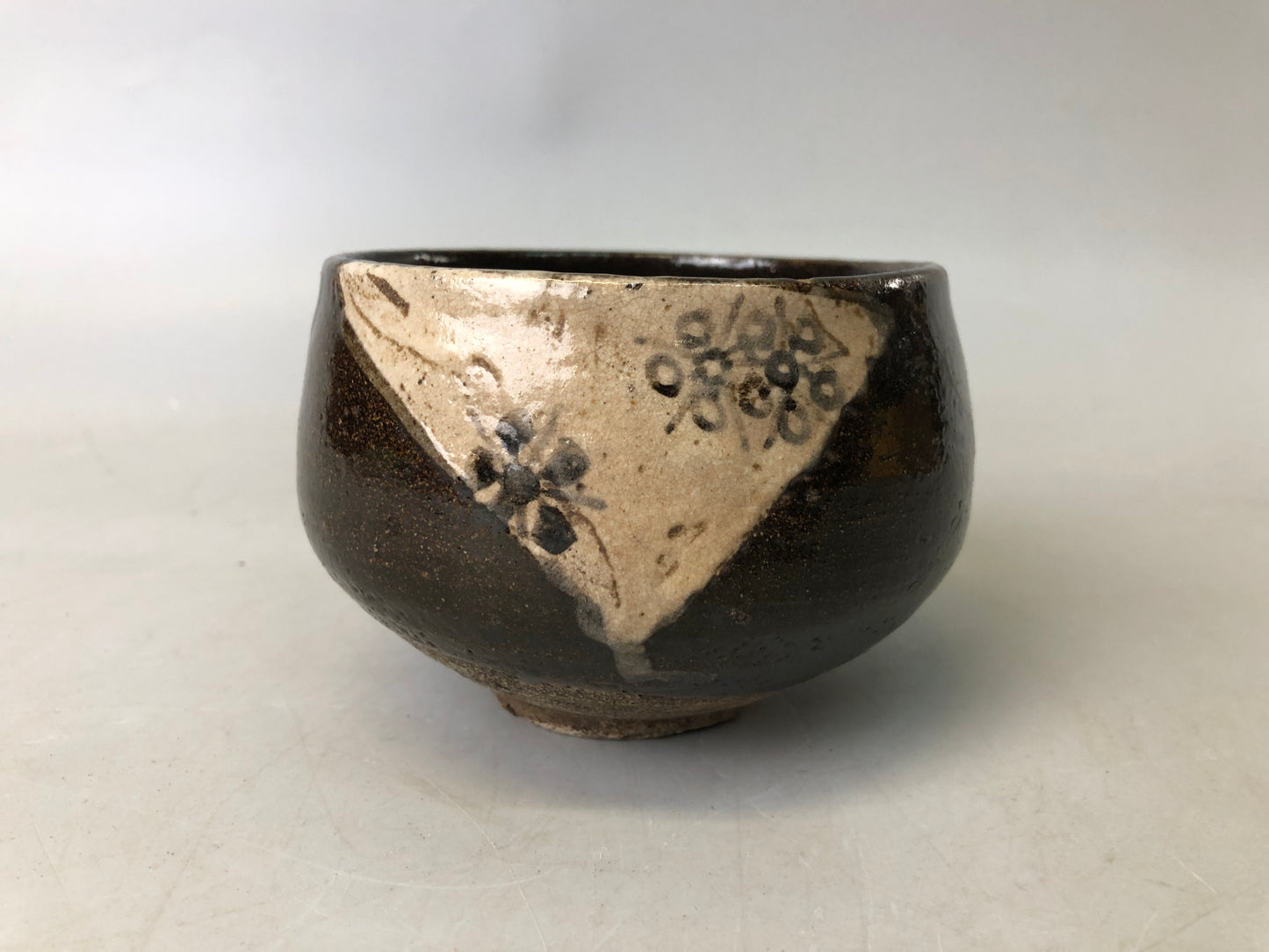 Y7524 CHAWAN Oribe-ware black bowl kintsugi boxx Japan antique tea ceremony cup