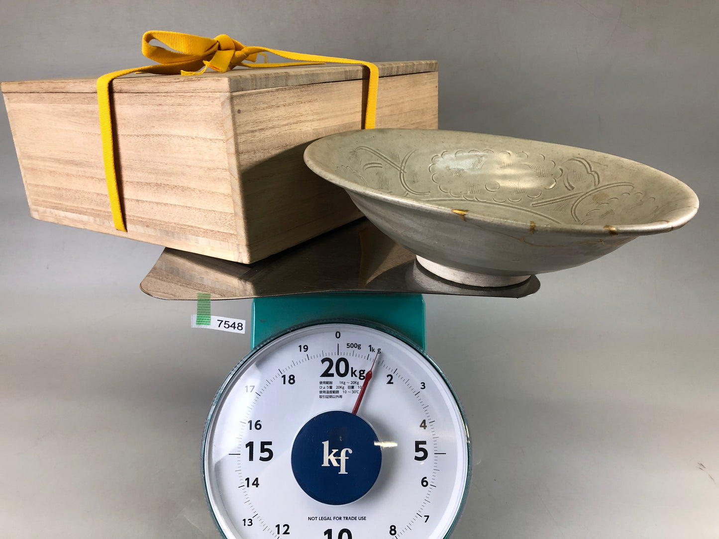 Y7548 CHAWAN Celadon confectionery bowl kintsugi box Li Dynasty Korea antique