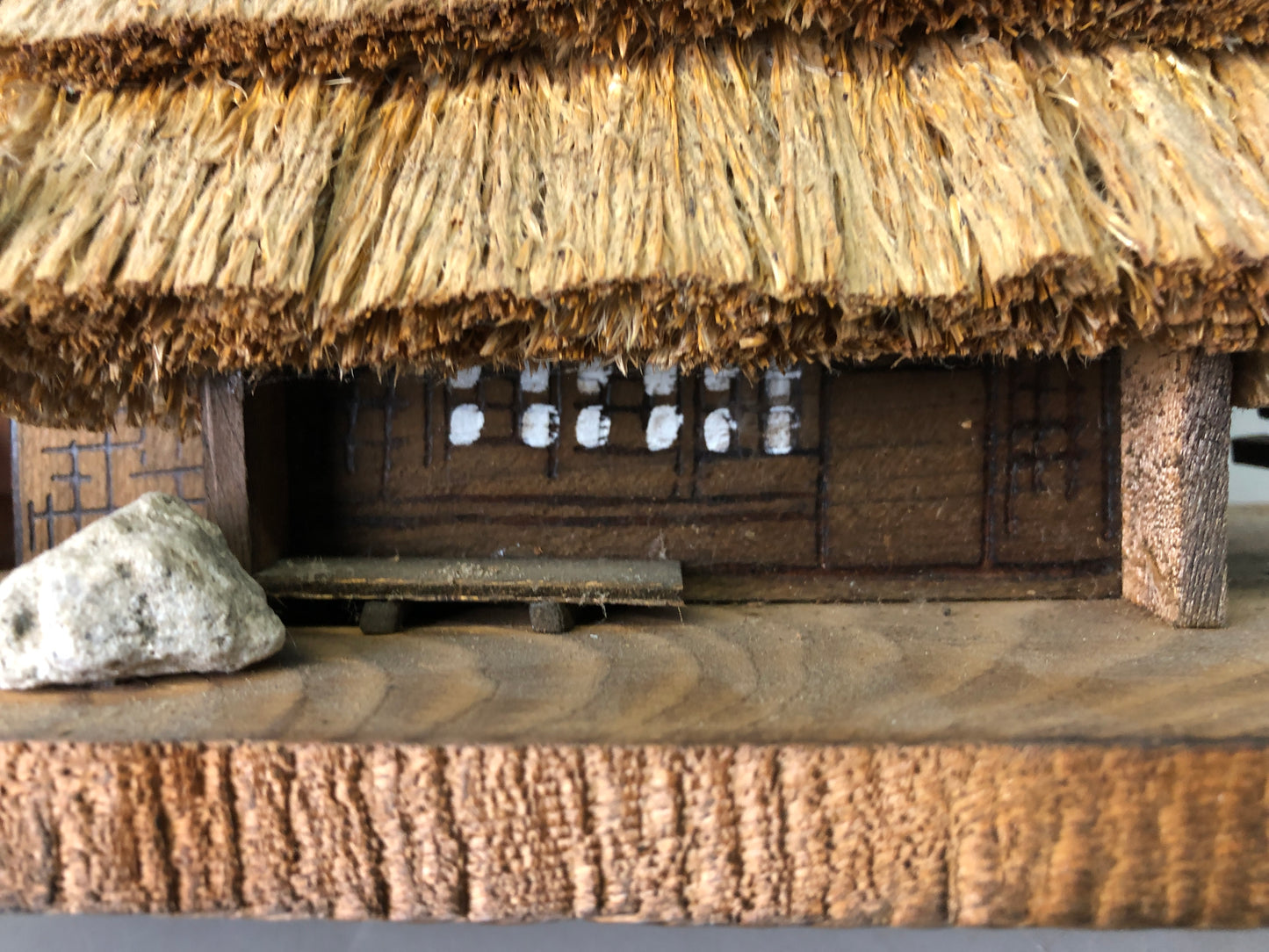 Y7563 OKIMONO Japanese Shirakawa-go Gassho-style house figurine Japan antique