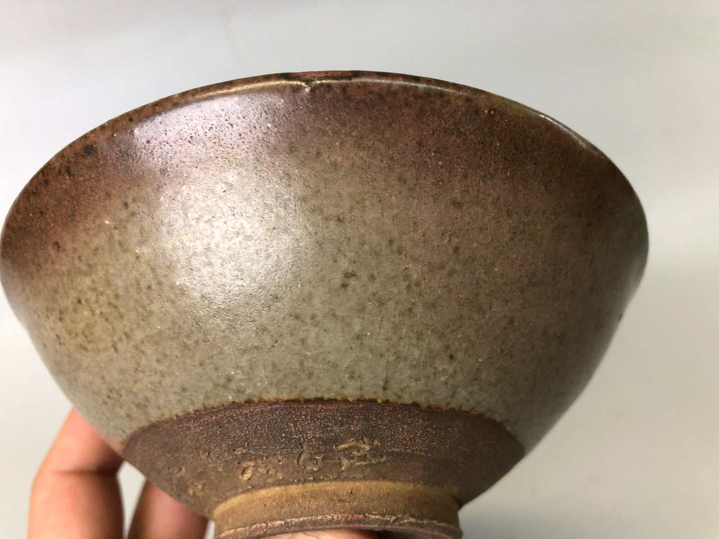 Y7564 CHAWAN Mino-ware flat bowl signed Japan antique tea ceremony pottery cup