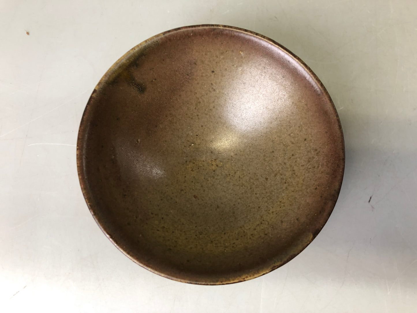 Y7564 CHAWAN Mino-ware flat bowl signed Japan antique tea ceremony pottery cup