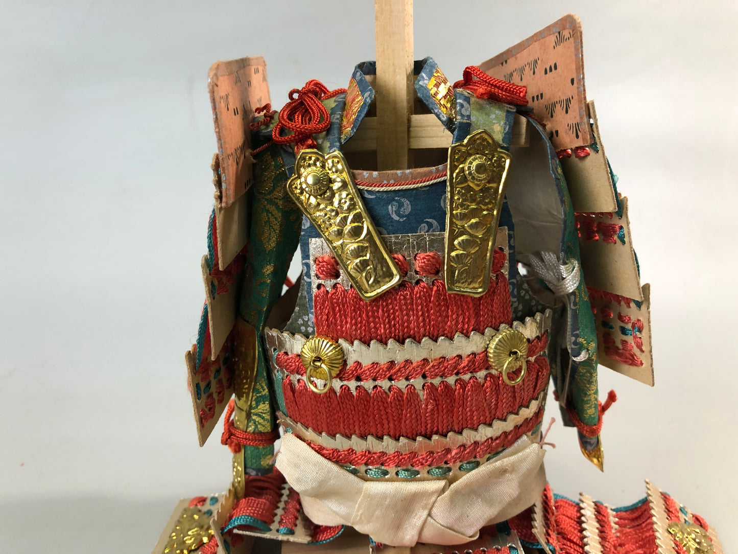 Y7576 OKIMONO small Samurai armor figurine May decoration Japan antique interior