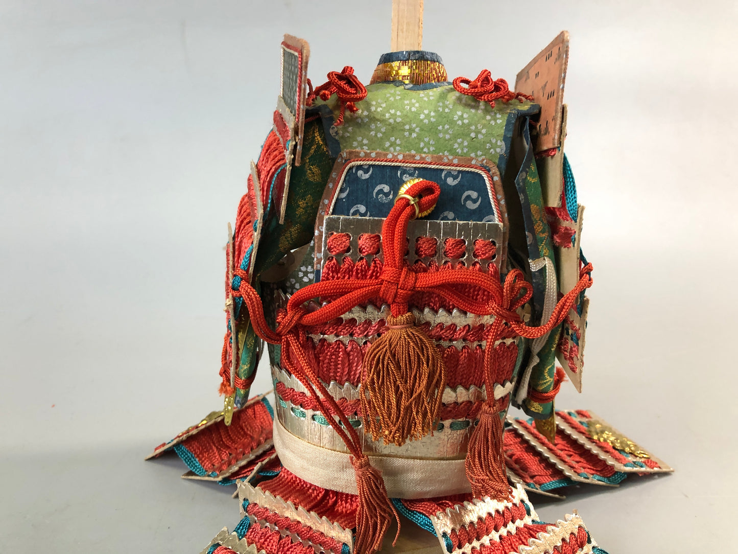 Y7576 OKIMONO small Samurai armor figurine May decoration Japan antique interior