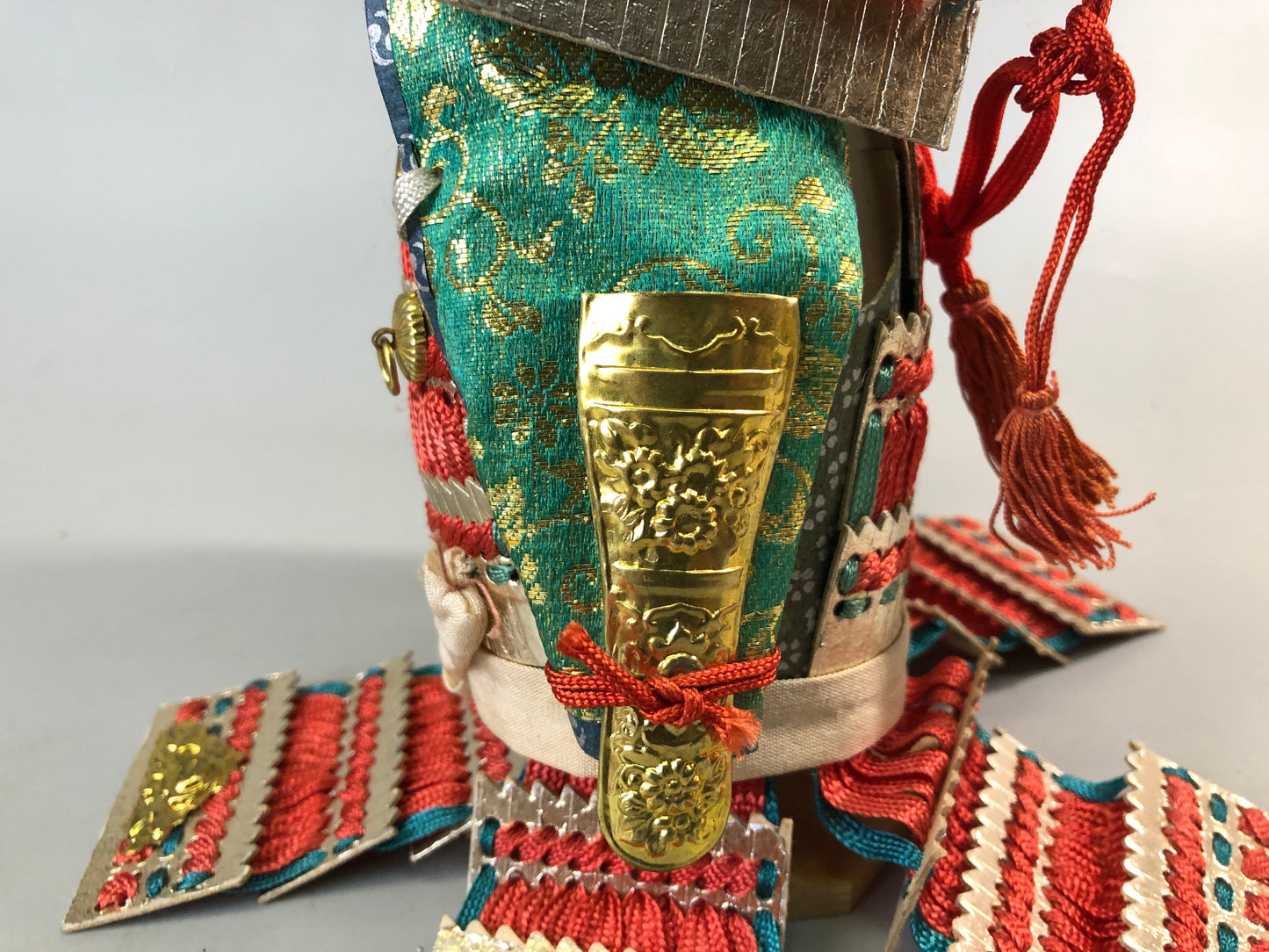 Y7576 OKIMONO small Samurai armor figurine May decoration Japan antique interior