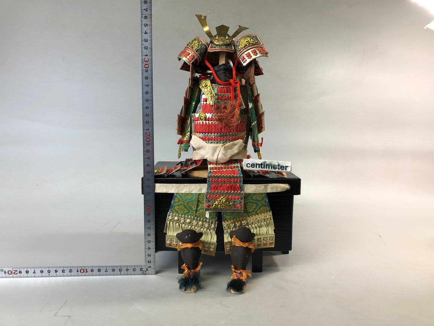 Y7576 OKIMONO small Samurai armor figurine May decoration Japan antique interior