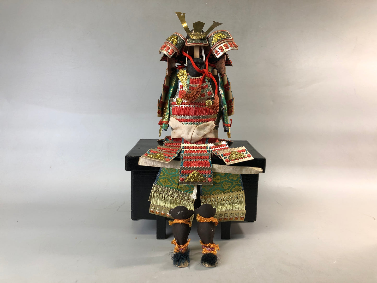 Y7576 OKIMONO small Samurai armor figurine May decoration Japan antique interior