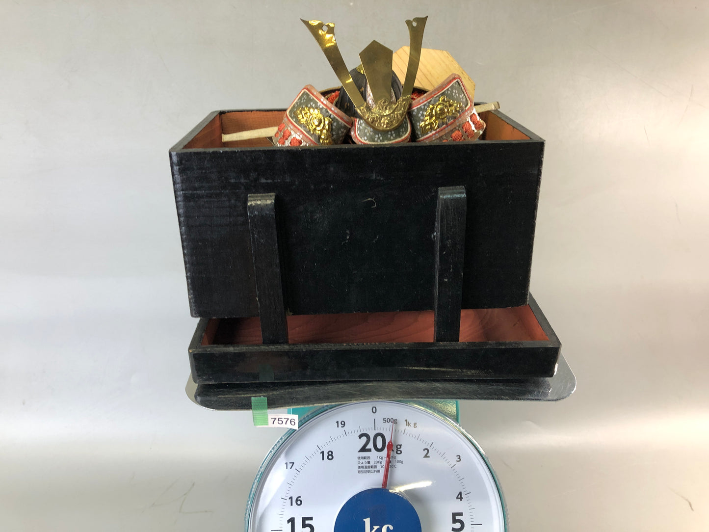 Y7576 OKIMONO small Samurai armor figurine May decoration Japan antique interior
