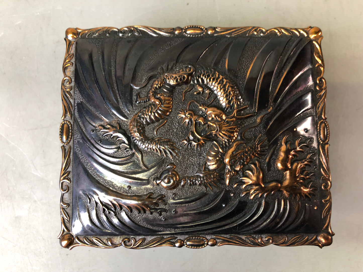 Y7593 BOX copper accessory case embossed Dragon Japan antique small container