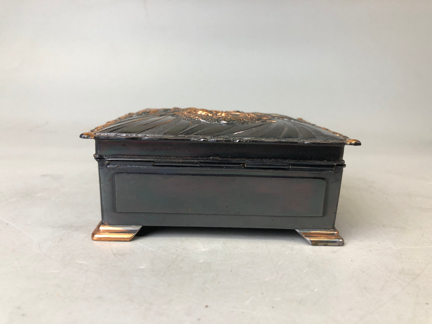 Y7593 BOX copper accessory case embossed Dragon Japan antique small container