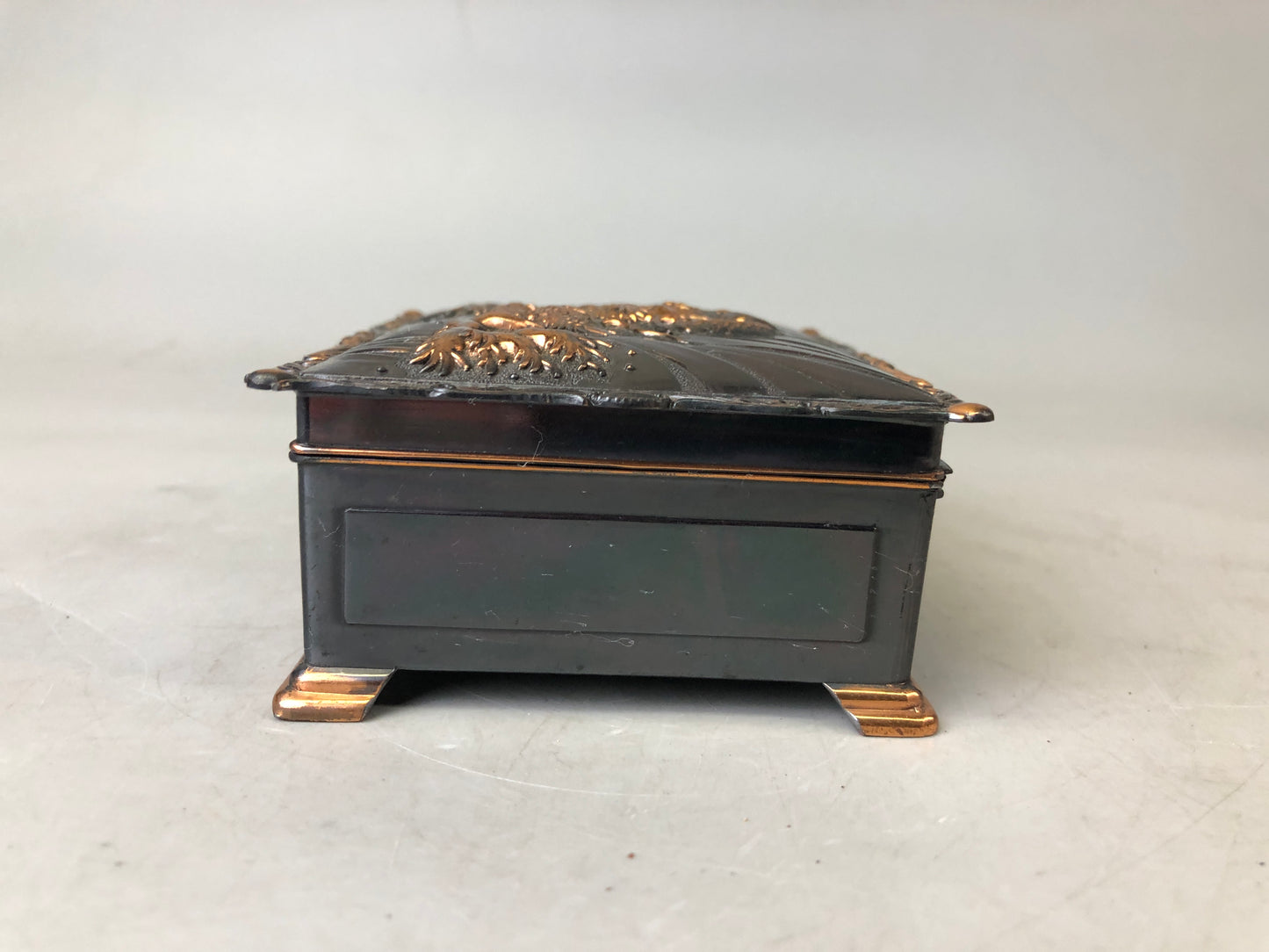 Y7593 BOX copper accessory case embossed Dragon Japan antique small container