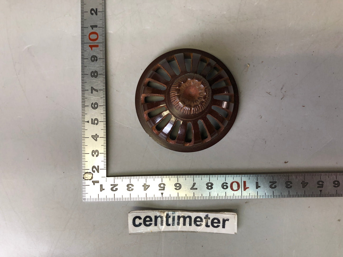 Y7608 KOURO metal box Japan antique fragrance aroma incense burner aromatherapy