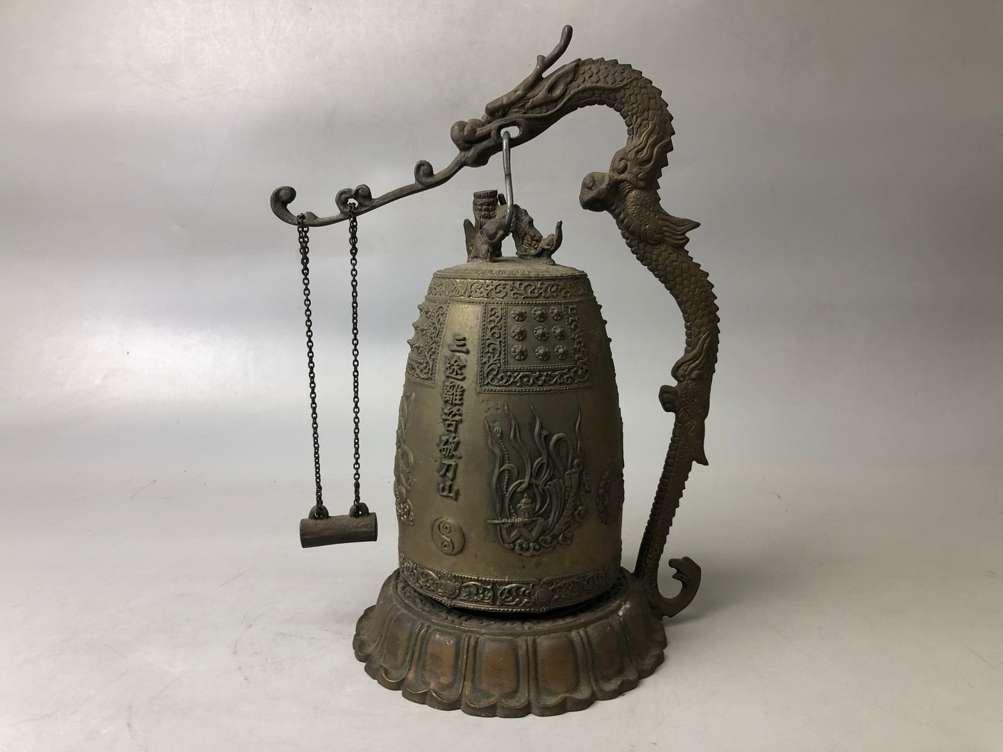 Y7634 Buddhist Altar Equipment Metal Small Bell Japan Buddhism antique vintage